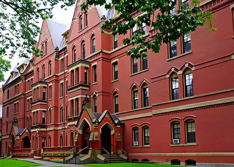 Harvard Üniversitesi, insan derisi ile ciltlenen kitap için kararını verdi: Kaplama çıkarılacak