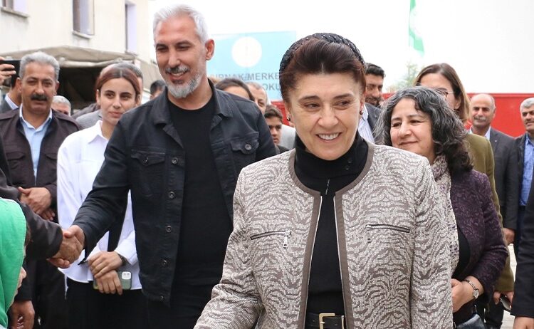 Leyla Zana'dan muhalefete: Bir kere de siz Kürtlere oy verin 1 Leyla Zana’dan muhalefete: Bir kere de siz Kürtlere oy verin