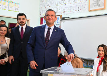 CHP Genel Başkanı Özgür Özel oyunu kullandı