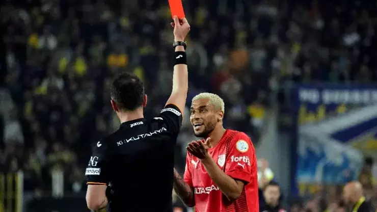 Safa Kar yazdı… 'Pendik faciası'na ramak kala Fener’i hakem kurtardı 1 Safa Kar yazdı… ‘Pendik faciası’na ramak kala Fener’i hakem kurtardı