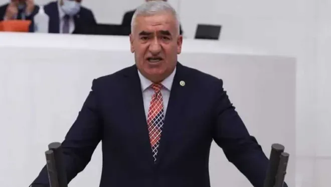 Emekliye 'simit sat' diyen MHP'li milletvekili milyonluk ihaleler almış 1 Emekliye ‘simit sat’ diyen MHP’li milletvekili milyonluk ihaleler almış