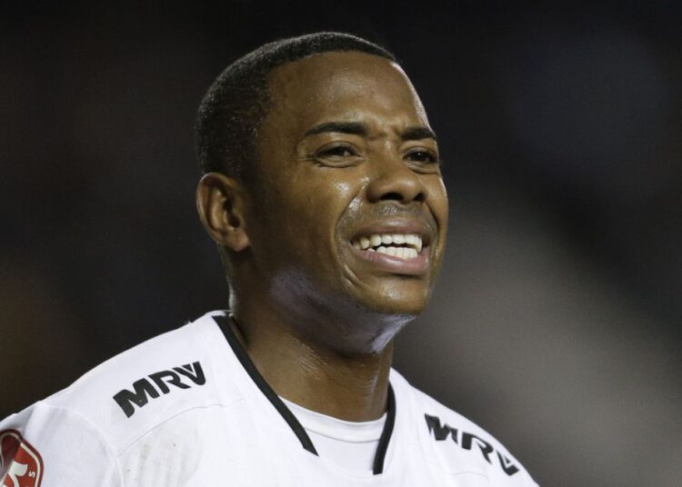 9 yıl hapis cezasına çarptırılan Robinho tutuklandı 1 9 yıl hapis cezasına çarptırılan Robinho tutuklandı