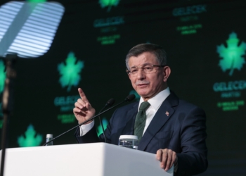 Ahmet Davutoğlu: İsrail askerlerinin suyu da, gıdası da, İsrail uçaklarının yakıtı da Türkiye’den gidiyor 8 Ahmet Davutoğlu: İsrail askerlerinin suyu da, gıdası da, İsrail uçaklarının yakıtı da Türkiye’den gidiyor