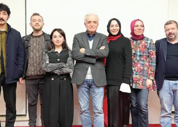 ‘Şiir bir milletin kodlarıdır! Onu çözen insanı tanır’