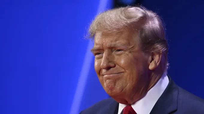 Donald Trump, dolandırıcılık davasında 10 gün içinde 175 milyon dolar ödemezse mal varlığına haciz gelecek 1 Donald Trump, dolandırıcılık davasında 10 gün içinde 175 milyon dolar ödemezse mal varlığına haciz gelecek