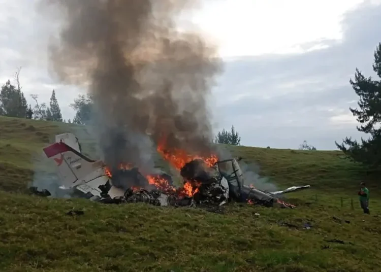 Kolombiya’da ambulans uçak düştü: 4 kişi öldü