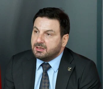 Ünlülerin yarışında kazanan Erdal Beşikçioğlu ve Lal Denizli oldu