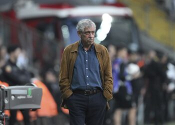 Beşiktaş, Fernando Santos ile yollarını ayırdı
