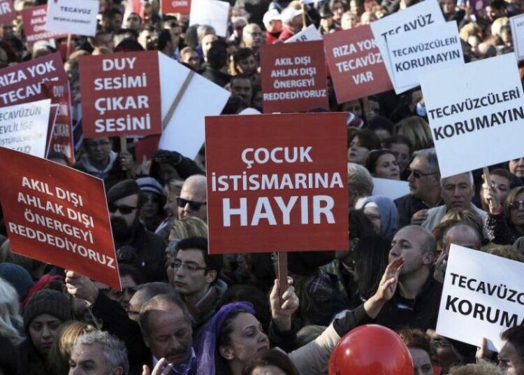 Cinsel taciz faili muhtar, yeniden muhtar seçildi