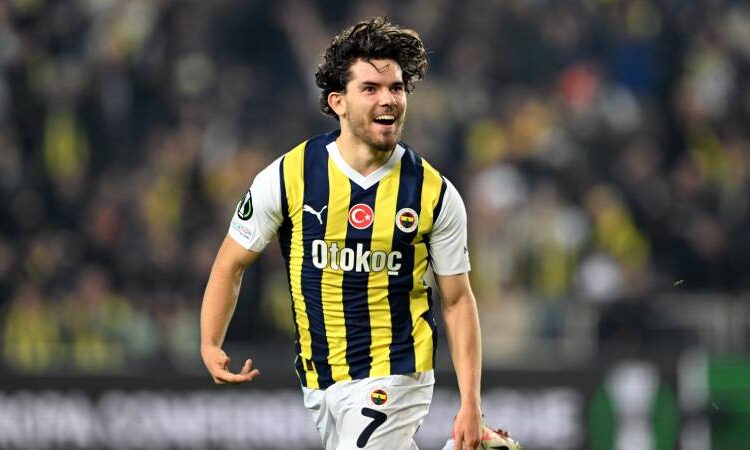 Premier Lig devi, Olympiakos maçında Ferdi Kadıoğlu’nu tribünden izleyecek!