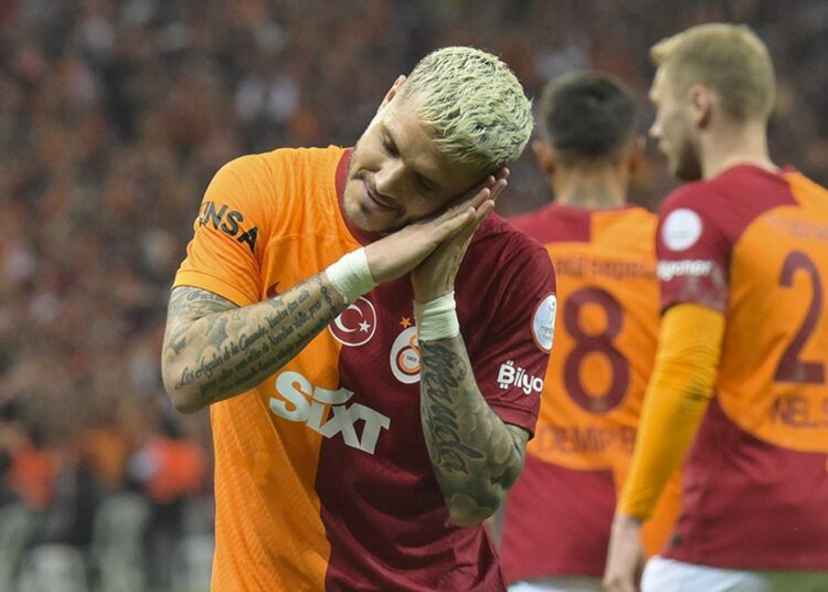 Icardi, Alex de Souza'nın ensesinde: Süper Lig tarihinde bir ilk yaşanabilir 1 Icardi, Alex de Souza’nın ensesinde: Süper Lig tarihinde bir ilk yaşanabilir