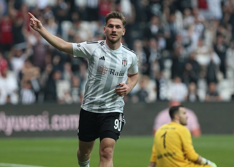 2024'ün en iyisi Semih Kılıçsoy: 12 gol katkısı ile zirvede 1 2024’ün en iyisi Semih Kılıçsoy: 12 gol katkısı ile zirvede