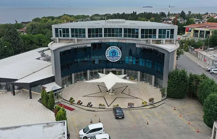 Yönetimi CHP'ye devretmeyen Tuzla Belediyesi 58 milyonluk ihale yaptı 1 Yönetimi CHP’ye devretmeyen Tuzla Belediyesi 58 milyonluk ihale yaptı
