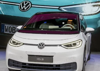Volkswagen’in elektrikli otomobil satışları hızla düşüyor: Avrupalılar neden benzine geri dönüyor?