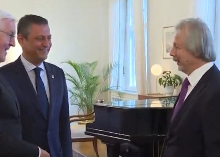 Almanya Cumhurbaşkanı Steinmeier’den Özgür Özel’in Almancasına övgü