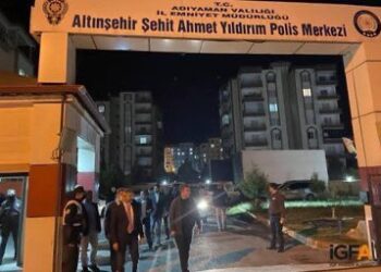 Polis karakolda ateş açtı, 2 polis şehit oldu