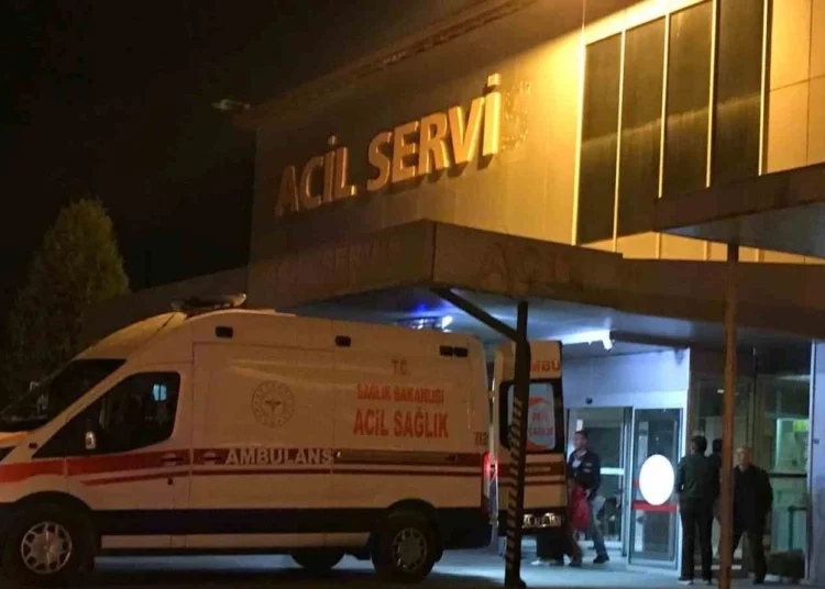 Kendini yakmak istedi, annesi yandı! Durumu ağır 1 Kendini yakmak istedi, annesi yandı! Durumu ağır