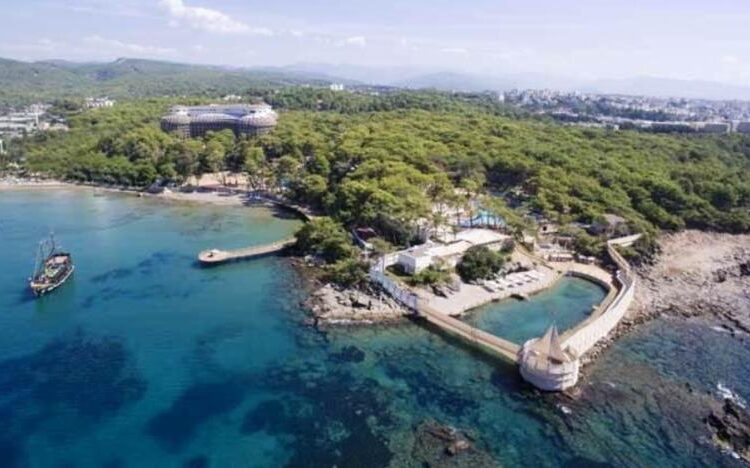 Tabiat parkına duvar ördüler, halkı denize sokmuyorlar! 1 Tabiat parkına duvar ördüler, halkı denize sokmuyorlar!