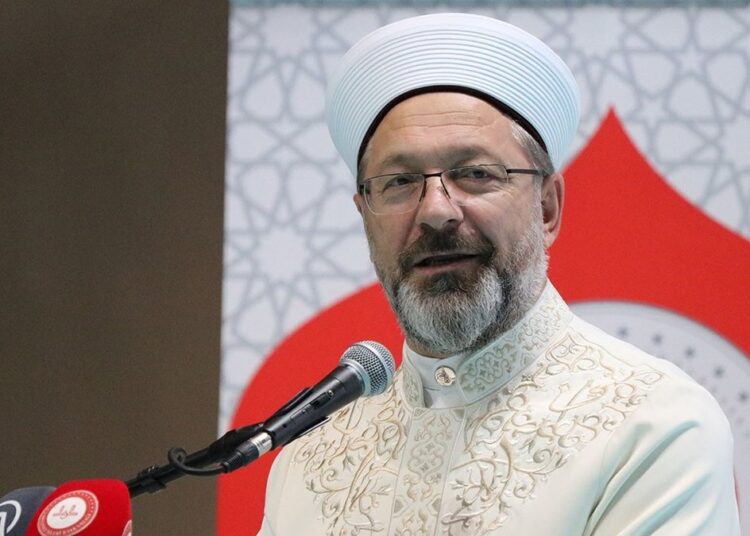 Diyanet'ten Ali Erbaş'ın Audi A8 aracı için 'şehir dışı program' savunması 1 Diyanet’ten Ali Erbaş’ın Audi A8 aracı için ‘şehir dışı program’ savunması