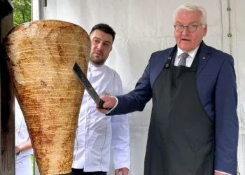 Tarabya’da döner ikram eden Alman Cumhurbaşkanı: Bu artık bizim ulusal yemeğimiz