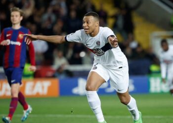 Barcelona Şampiyonlar Ligi’ne veda etti! PSG yarı finalist