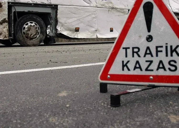 Bayramda ilk 5 günde 3 bin 71 trafik kazası: 38 kişi öldü, 5 bin 26 kişi yaralandı 1 Bayramda ilk 5 günde 3 bin 71 trafik kazası: 38 kişi öldü, 5 bin 26 kişi yaralandı