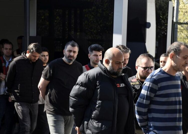 Bilirkişi raporu kusurlu buldu: Beşiktaş’ta 29 kişinin öldüğü gece kulübü yangınında 8 kişi tutuklandı