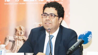 Dünyanın ilk borsasının üzerini örten toprak kalkıyor 5 Dünyanın ilk borsasının üzerini örten toprak kalkıyor