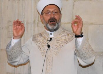 Diyanet İşleri Başkanı Erbaş, Sakarya’da CHP’li belediyelerle bayramlaşmadı