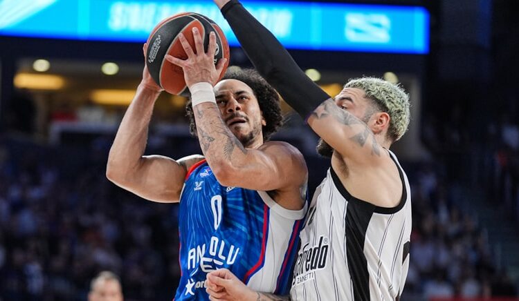 Anadolu Efes, Bologna’ya 67-64 yenildi! Euroleague defteri kapandı