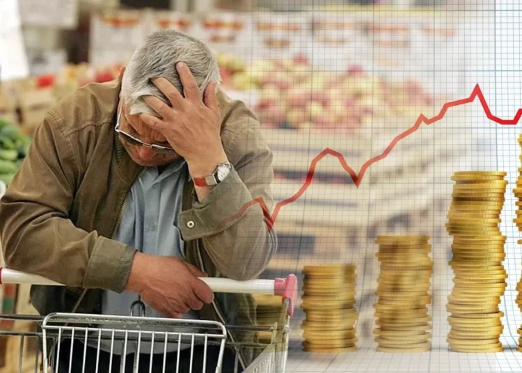 Üç aylık enflasyon yüzde 15,06! 10 bin alan emeklinin alım gücü 1309 lira eridi 1 Üç aylık enflasyon yüzde 15,06! 10 bin alan emeklinin alım gücü 1309 lira eridi
