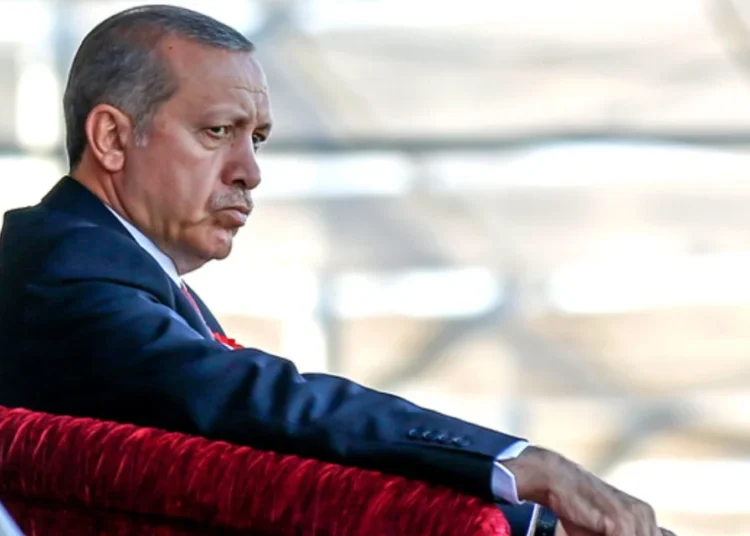 Kulis: Seçimde hezimet yaşayan Erdoğan çok radikal kararlar alacak 1 Kulis: Seçimde hezimet yaşayan Erdoğan çok radikal kararlar alacak