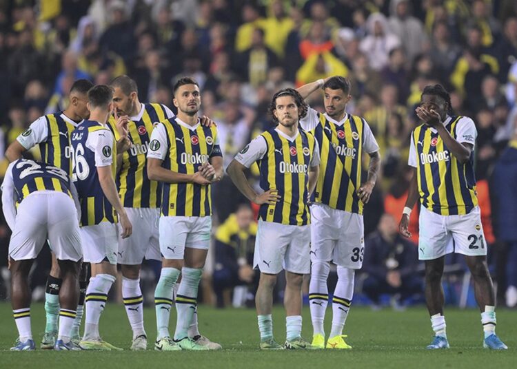 Fenerbahçe’de Beşiktaş derbisi öncesi 7 isim tehlikede
