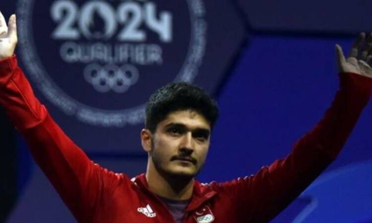 Milli halterci Muhammed Furkan Özbek, Paris 2024 kotası aldı
