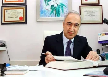 Böyle rektör görülmedi: Tarihi köşkün halılarını makam odasına serdi, yemeklerini şifreli dolapla getirtti