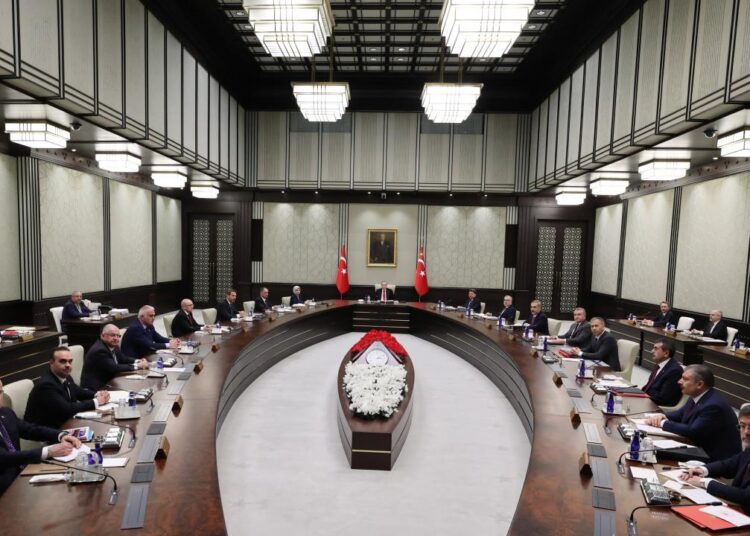 Alp Yalman’ın yorum haberi l Erdoğan bakanlara mayısta neşter vuracak 1 Alp Yalman’ın yorum haberi l Erdoğan bakanlara mayısta neşter vuracak