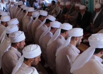 Menzil tarikatını dünyalıkların paylaşımı parçaladı! Kardeşler arasında yolsuzluk ve dolandırıcılık suçlaması