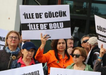 Bolu Belediye Başkanı Tanju Özcan’ bu kez eşi protesto etti