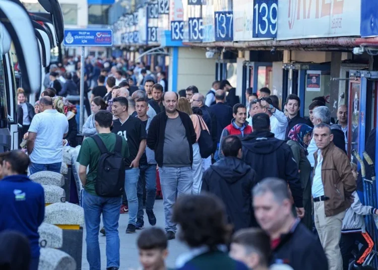 İstanbul Otogarı’nda bayram yoğunluğu