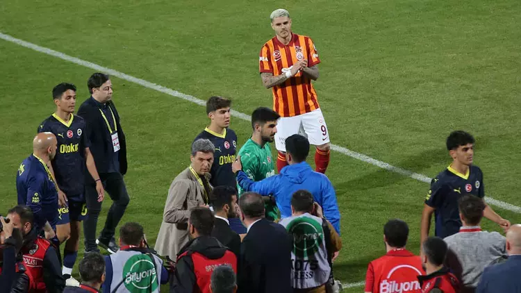 Safa Kar yazdı.. 1 dakikalık maçta Süper Kupa Galatasaray’ın… 1 Safa Kar yazdı.. 1 dakikalık maçta Süper Kupa Galatasaray’ın…