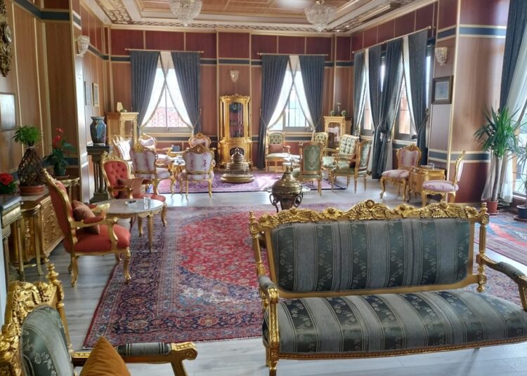 Belediye binasındaki gösteriş Cumhurbaşkanlığı Sarayı’yla yarışıyor