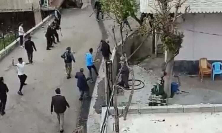 Seçim bitti kavga devam ediyor: AK Parti’li aday ile YRP’li adayın aileleri birbirine girdi