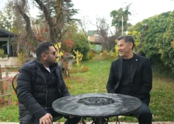 Sinan Oğan '1 milyon dolardan fazla eder' dediği malikanesini gezdirdi 4 Sinan Oğan ‘1 milyon dolardan fazla eder’ dediği malikanesini gezdirdi