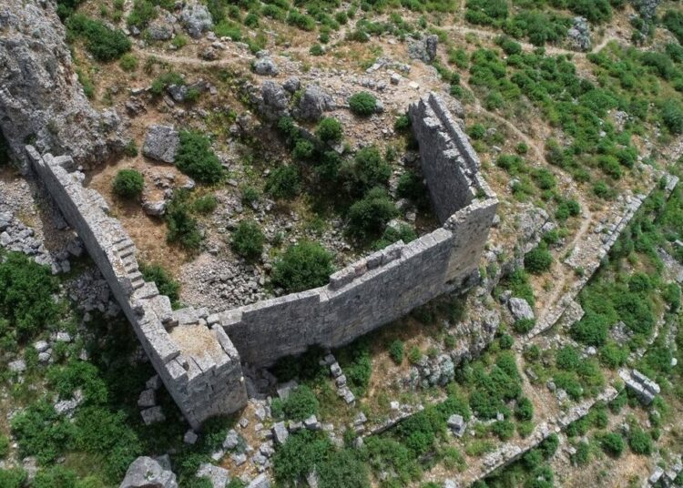 Antalya'daki 10 bin kişilik stadyum gün yüzüne çıkarılıyor 1 Antalya’daki 10 bin kişilik stadyum gün yüzüne çıkarılıyor