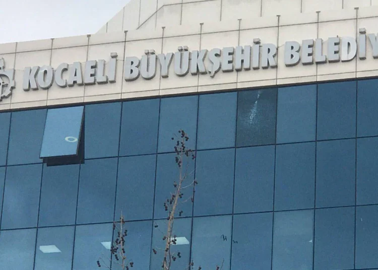 Meclis çoğunluğu CHP’ye geçen İzmit’te 25 yıllık TÜGVA ve ENSAR protokolleri iptal! 1 Meclis çoğunluğu CHP’ye geçen İzmit’te 25 yıllık TÜGVA ve ENSAR protokolleri iptal!