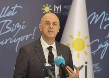 Ümit Özlale, İYİ Parti’den istifa etti