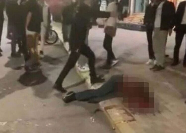 Bir kadını taciz ettiği için darp edilen uzman çavuş tutuklandı 1 Bir kadını taciz ettiği için darp edilen uzman çavuş tutuklandı