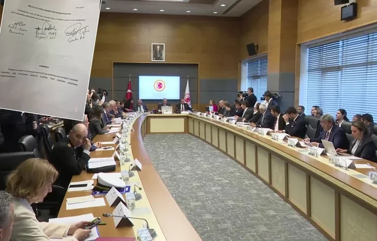 AKP, emekli askerlere konuşma yasağından geri adım attı; ilgili madde yasa teklifinden çıkarıldı
