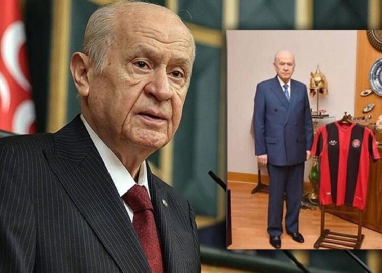 Bahçeli, tuttuğu takımın ligden düşmesini hazmedemedi: Bu yıl takımlar küme düşmesin 1 Bahçeli, tuttuğu takımın ligden düşmesini hazmedemedi: Bu yıl takımlar küme düşmesin