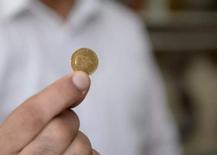 Çeyrek altın günü 4 bin liradan tamamladı